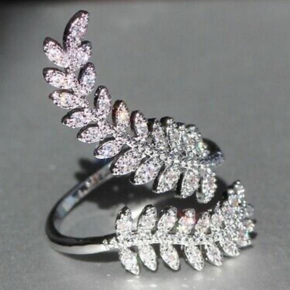 New Sterling silver luxury adjustable ring - Picture 2 of 5